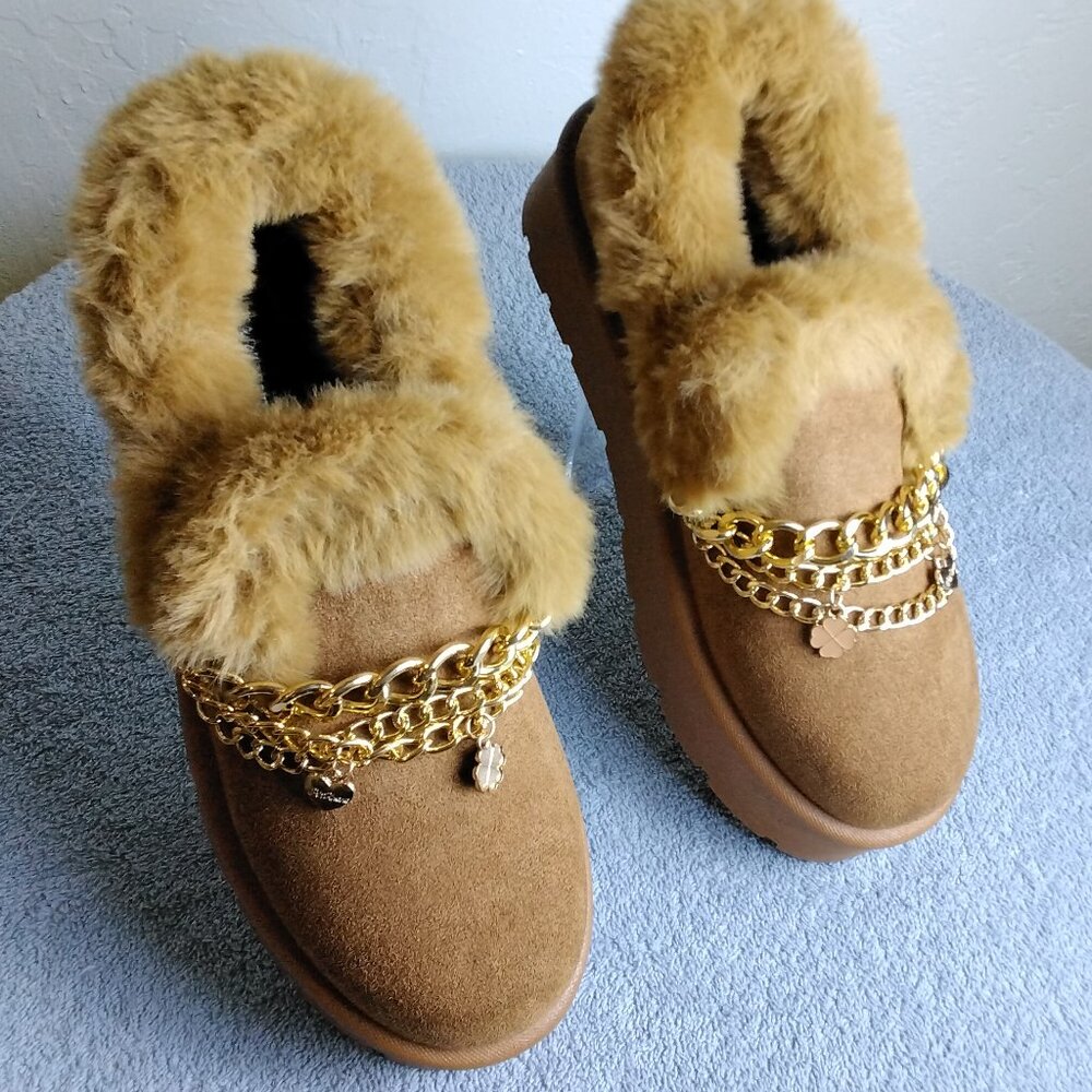 Carlkarida Slippers Faux Fur Slip-On Boots Fluffy W / Gold Chain Accents Size 10
